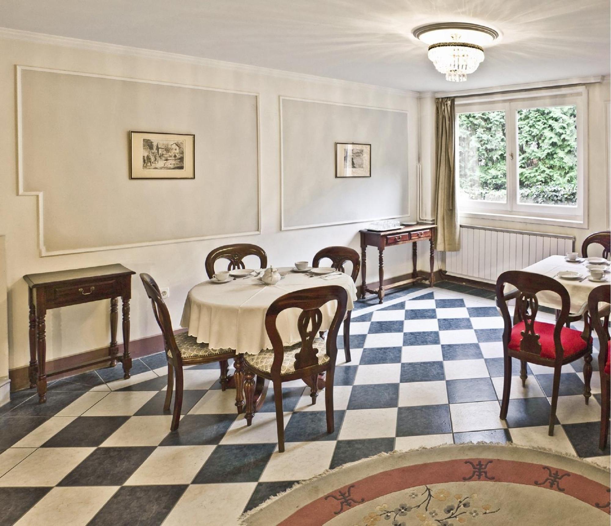 Nr 100 Szentendre Hotel Panzio Szolgaltatasok Εξωτερικό φωτογραφία