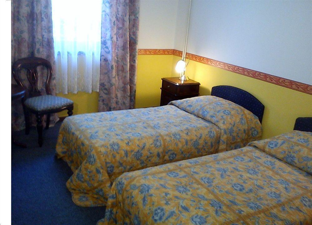 Nr 100 Szentendre Hotel Panzio Szolgaltatasok Εξωτερικό φωτογραφία